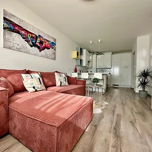  Apartman Break - Private Garage, Ac, Balcony